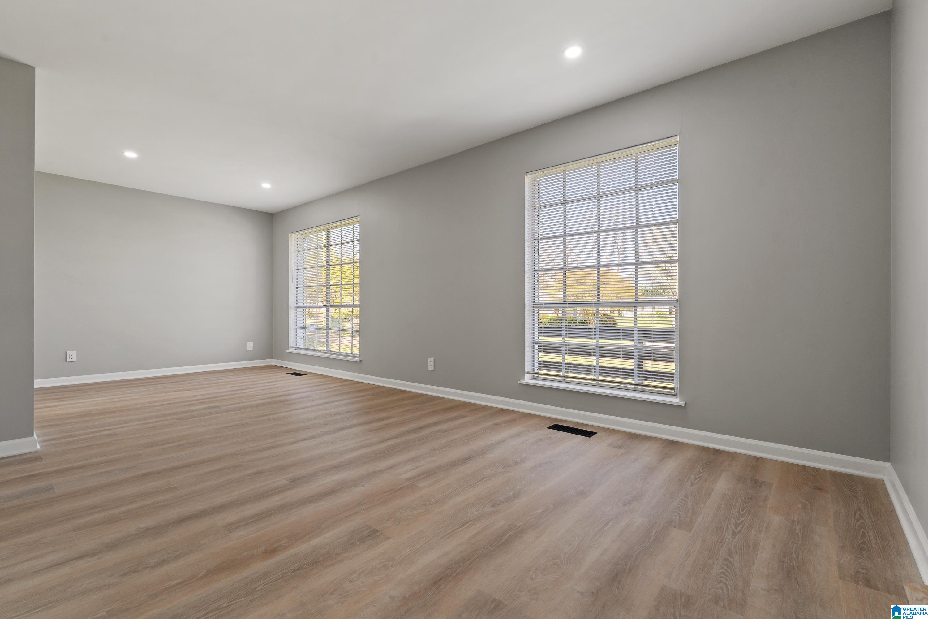 711 Hilltop Road Warrior, AL 35180 - Photo 4 of 51