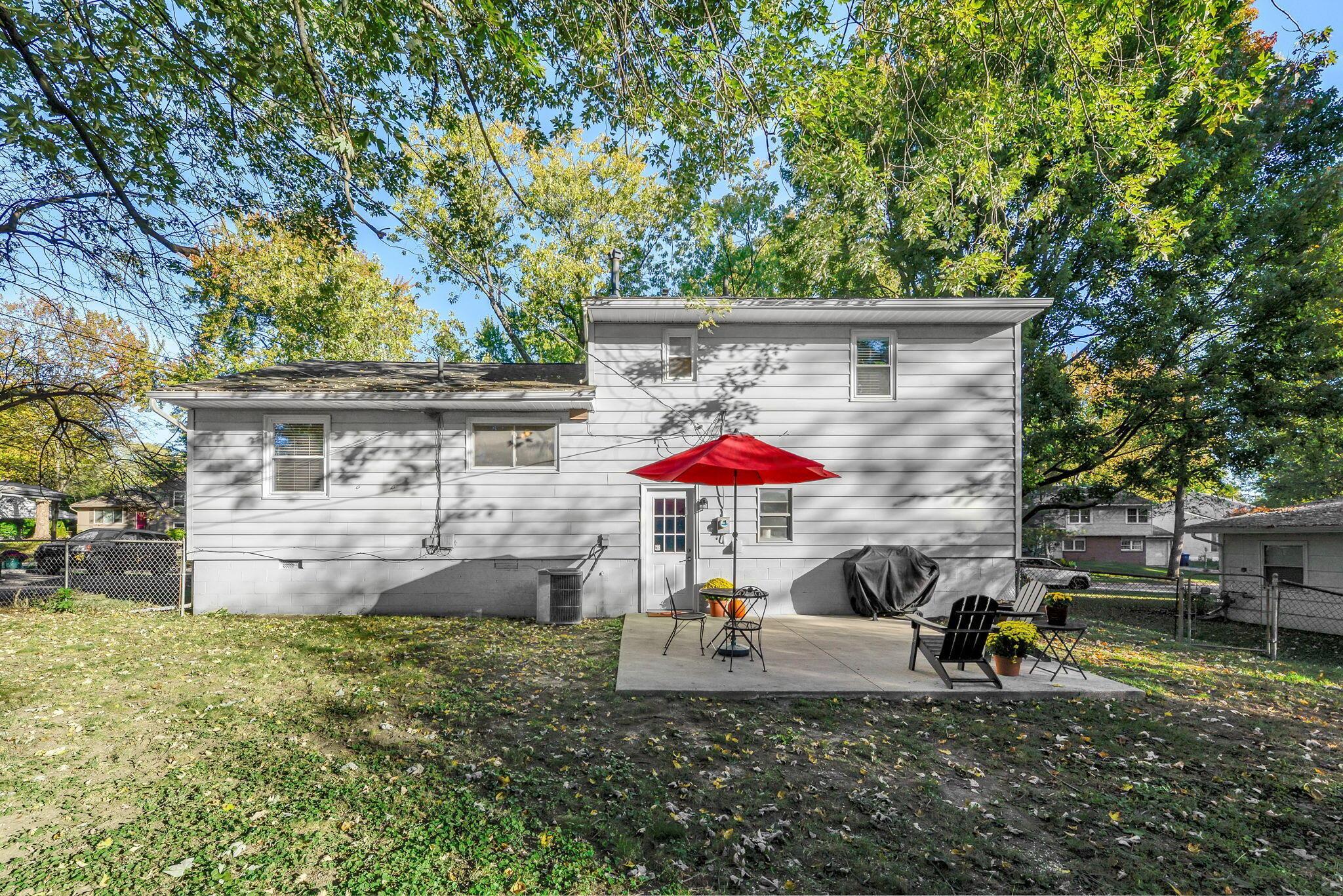 905 Caniff Road Columbus, OH 43221 - Photo 24 of 33 Great setting!