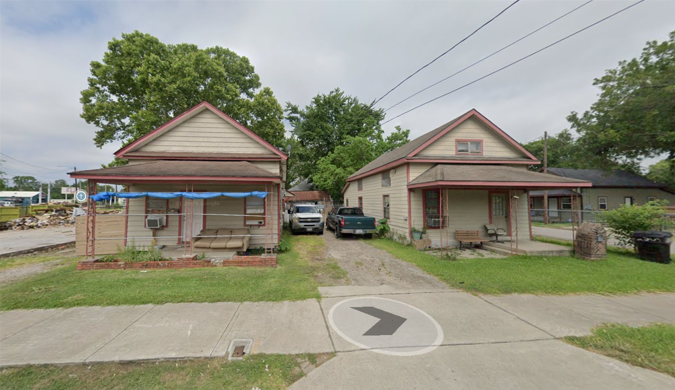 2507 Gentry Street Houston, TX 77009 - Photo 2 of 6 a front view of a house with a yard