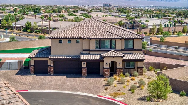 $1,239,999 | 5592 Hickory Tree Street, Las Vegas, NV 89149