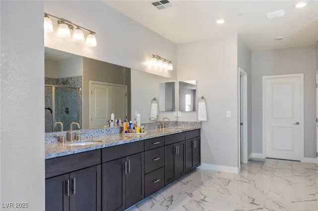 $1,239,999 | 5592 Hickory Tree Street, Las Vegas, NV 89149