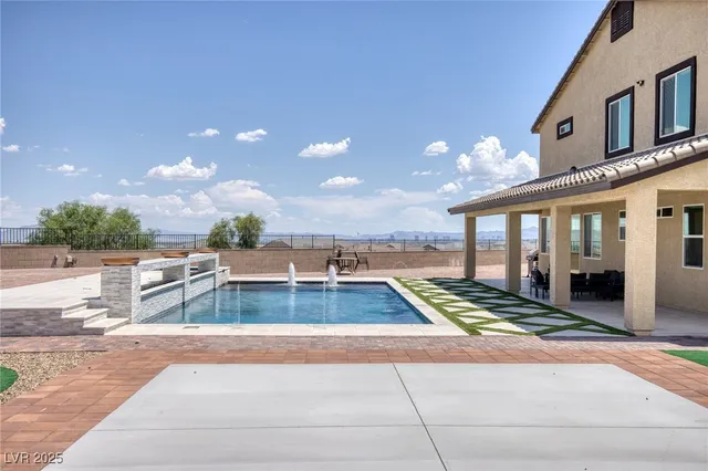 $1,239,999 | 5592 Hickory Tree Street, Las Vegas, NV 89149