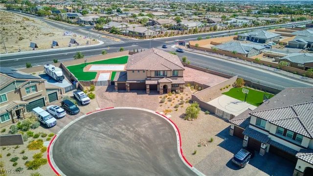 $1,239,999 | 5592 Hickory Tree Street, Las Vegas, NV 89149