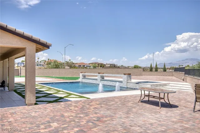 $1,239,999 | 5592 Hickory Tree Street, Las Vegas, NV 89149