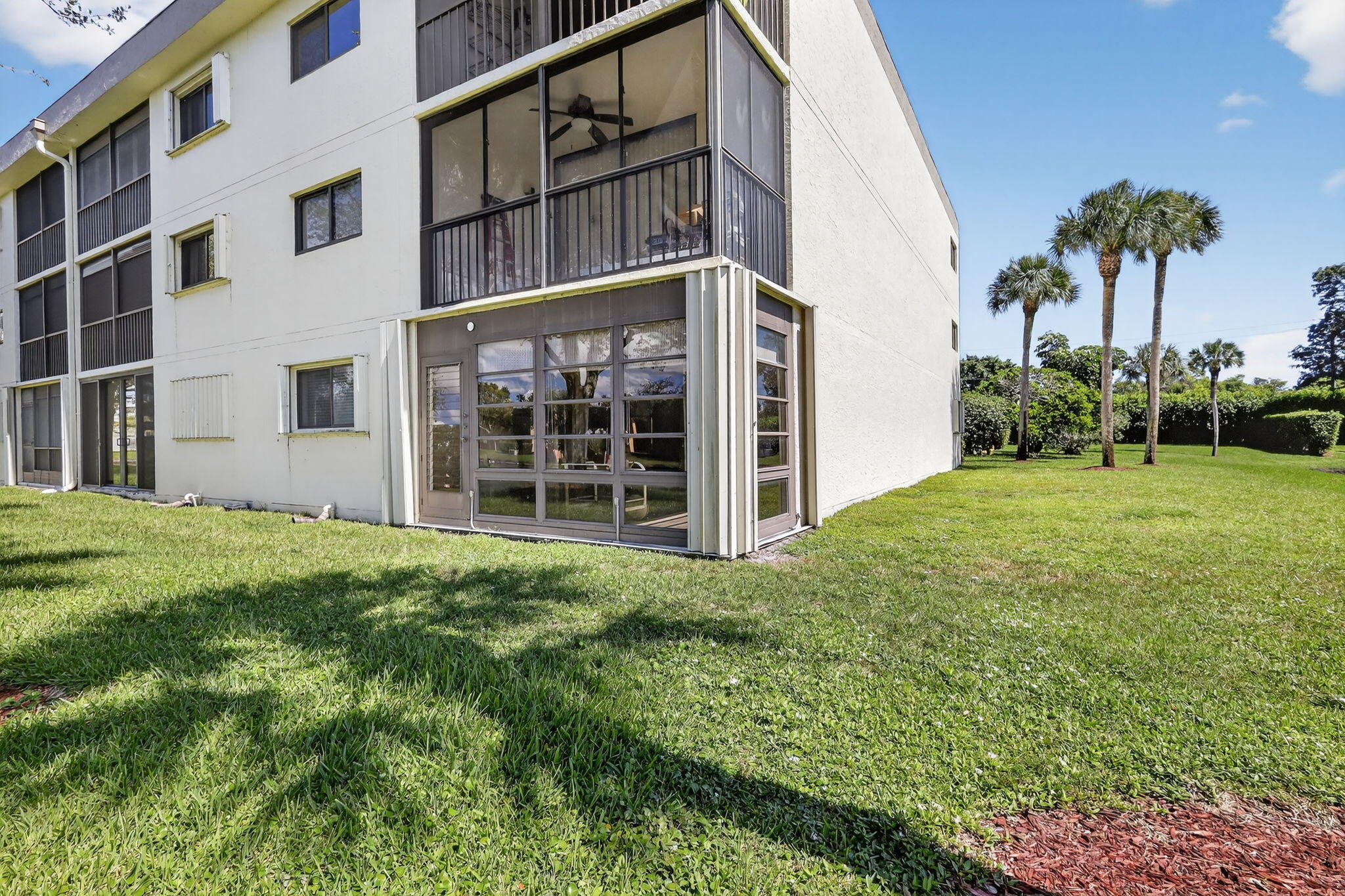 5550 Witney Drive, Unit 101 Delray Beach, FL 33484 - Photo 29 of 32 31-web-or-mls-_82A7036