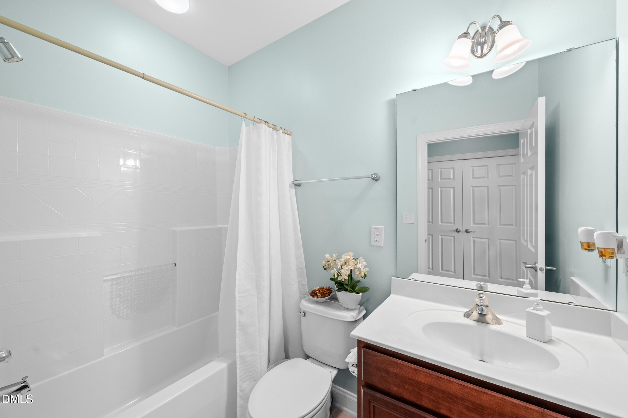 10411 Rosegate Court, Unit 203 Raleigh, NC 27617 - Photo 15 of 27 6 -10411 rosegate ct, interior