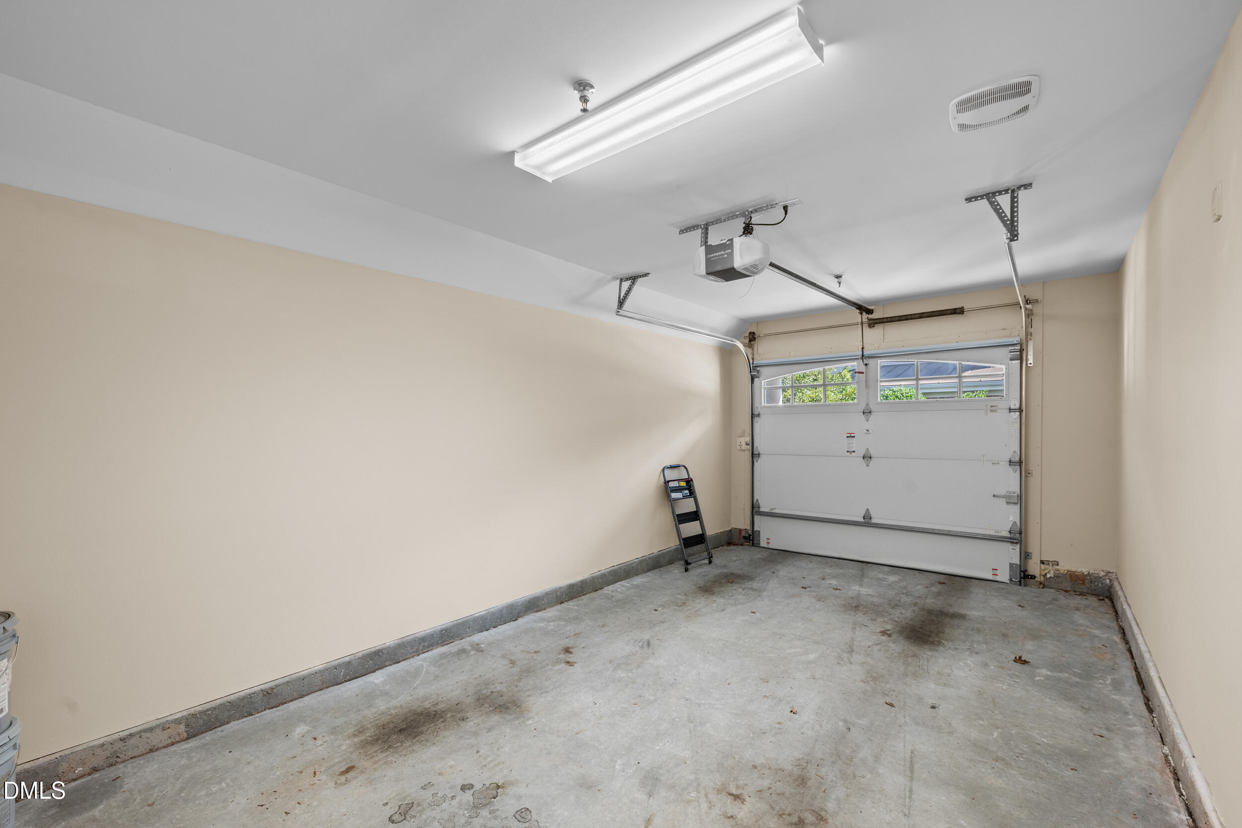 10411 Rosegate Court, Unit 203 Raleigh, NC 27617 - Photo 22 of 27 25 -10411 rosegate ct, garage