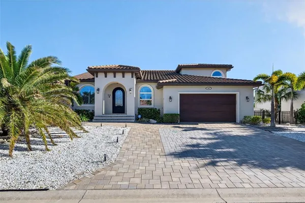 $3,499,900 | 562 Ranger Lane, Longboat Key, FL 34228