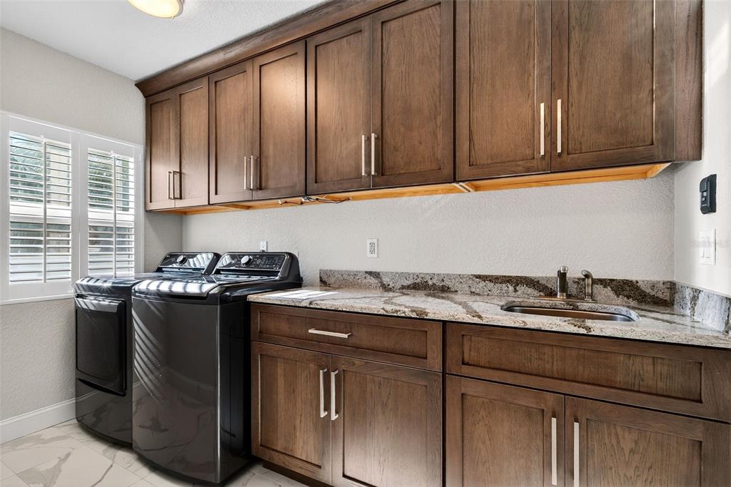 562 Ranger Lane Longboat Key, FL 34228 - Photo 77 of 96