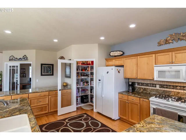 $1,498,000 | 1000 Windy Mountain Lane, Oakland, OR 97462