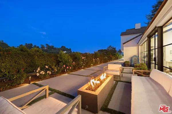 $25,000 | 15438 Mulholland Drive, Los Angeles, CA 90077