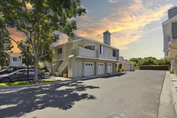 $779,999 | 387 Deerfield Avenue, Unit 77, Irvine, CA 92606