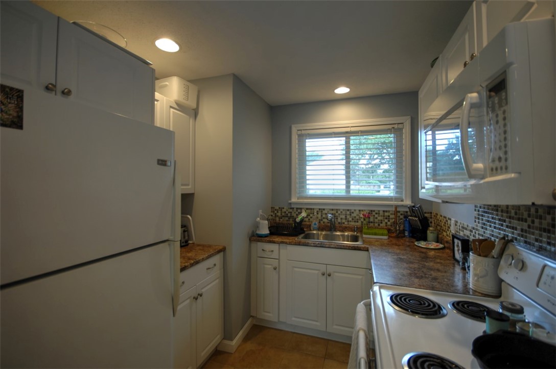 10 East Beach Road, Unit 4 Charlestown, RI 02813 - Photo 5 of 10