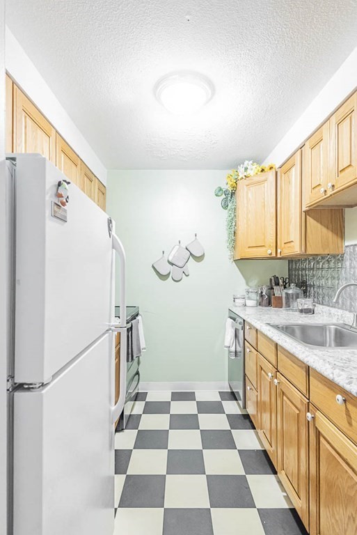 180 Main Street, Unit D80 Bridgewater, MA 02324 - Photo 6 of 16