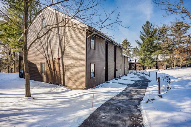 $129,900 | 2 Cedar Street, Unit 2, Wisconsin Dells, WI 53965
