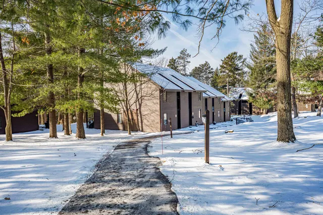 $129,900 | 2 Cedar Street, Unit 2, Wisconsin Dells, WI 53965