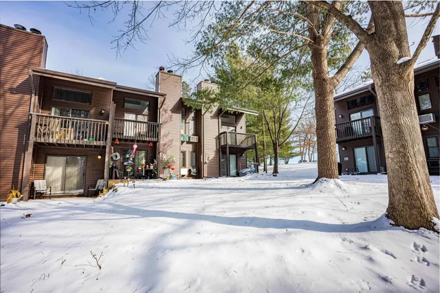$129,900 | 2 Cedar Street, Unit 2, Wisconsin Dells, WI 53965