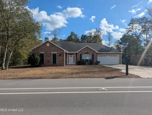 $259,000 | 57154 Diamondhead Drive East, Diamondhead, MS 39525