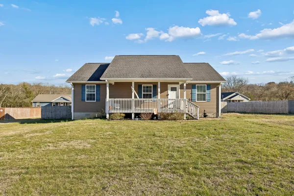 $304,999 | 444 Edgewood Street, Alexandria, TN 37012