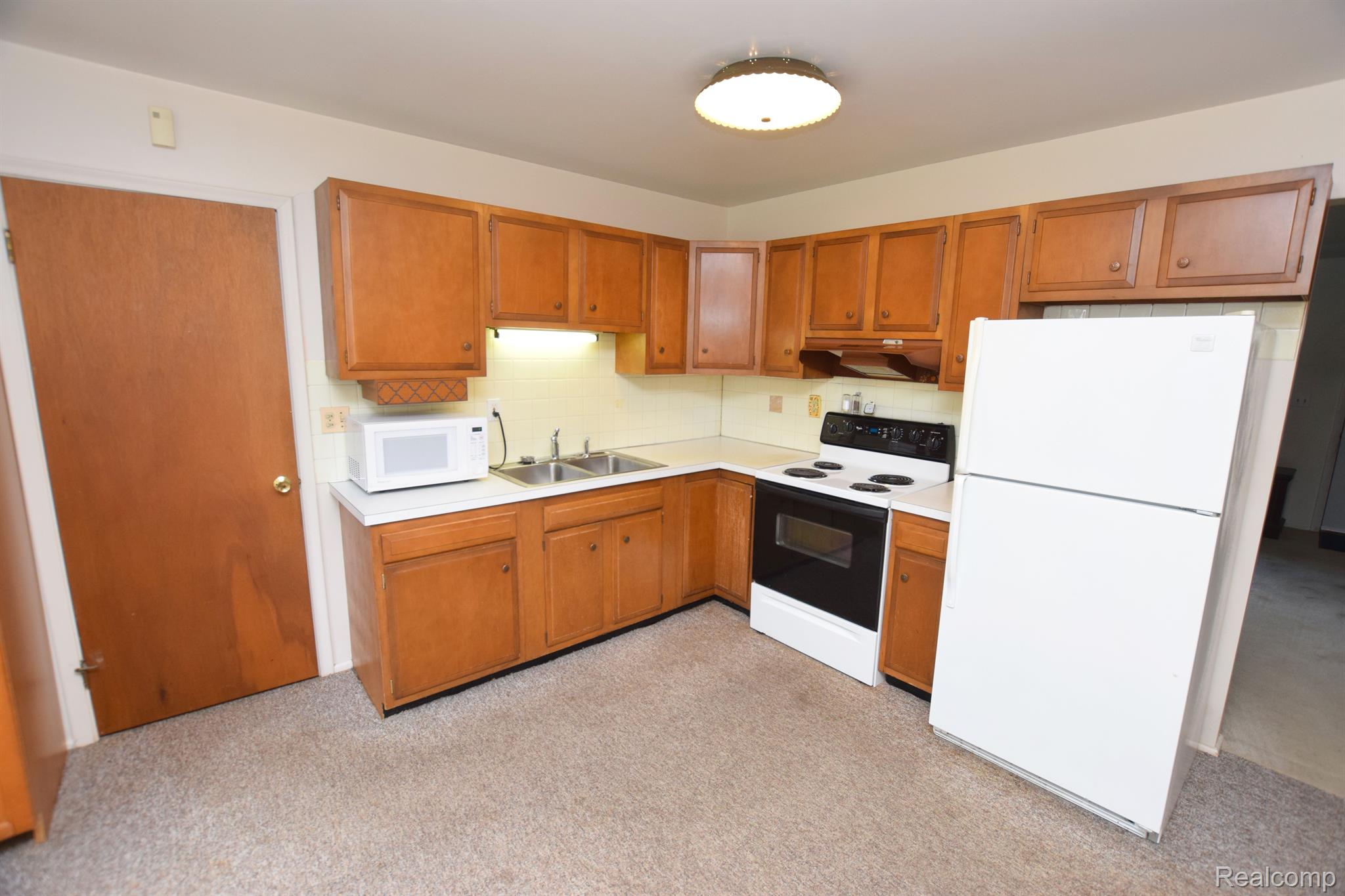 9451 South State Road Goodrich, MI 48438 - Photo 4 of 21 Kitchen