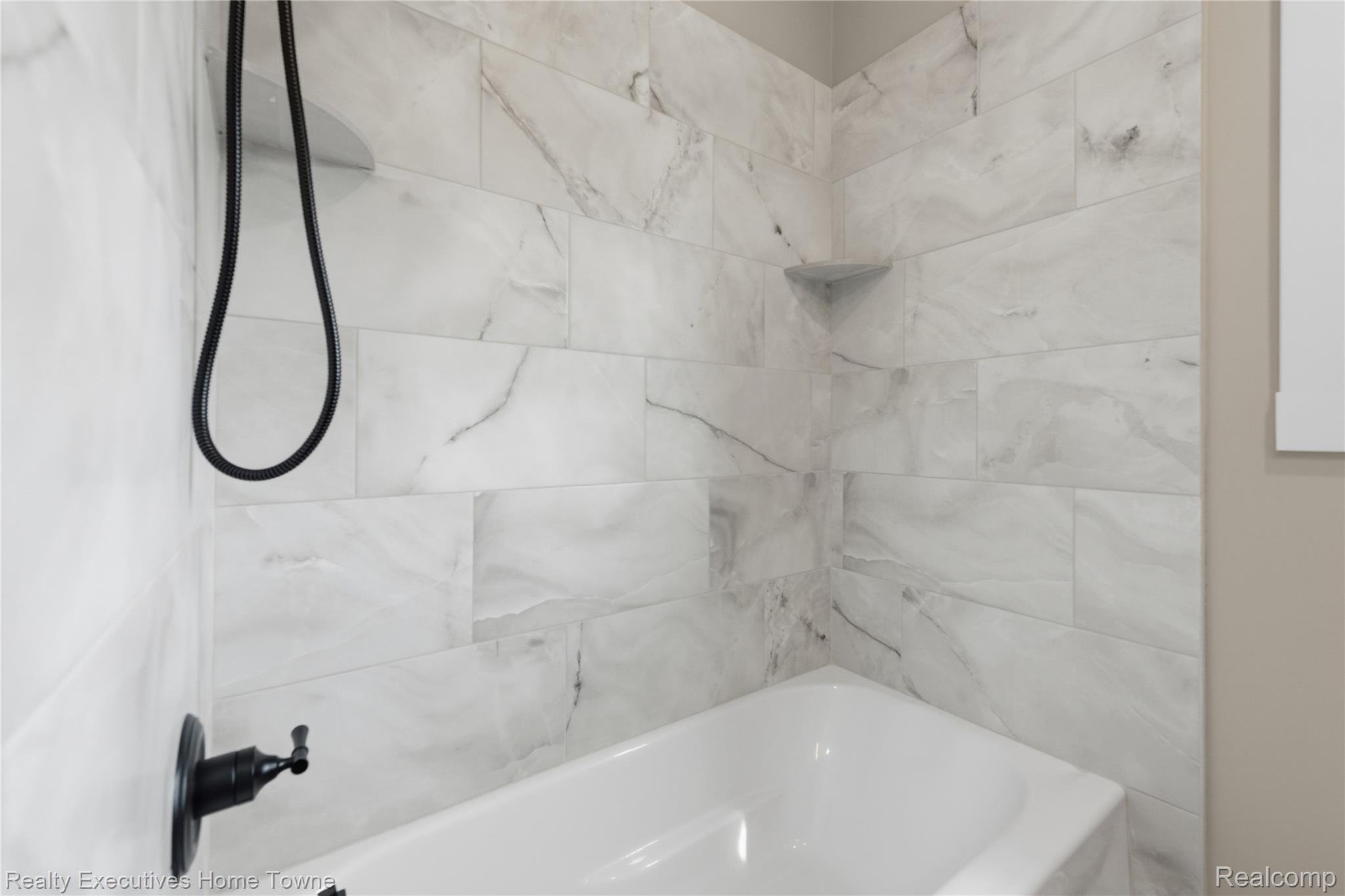 26850 Irwin Road Richmond, MI 48062 - Photo 19 of 47 Full bathroom with shower / tub combination