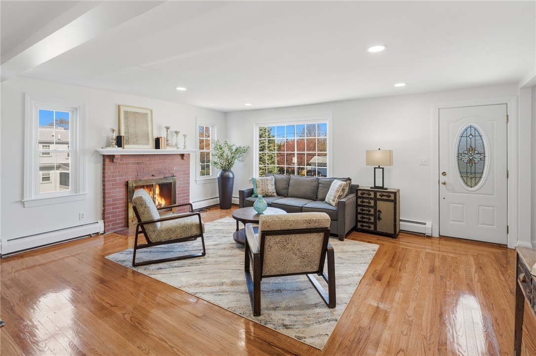 458 River Road Lincoln, RI 02865 - Photo 11 of 37