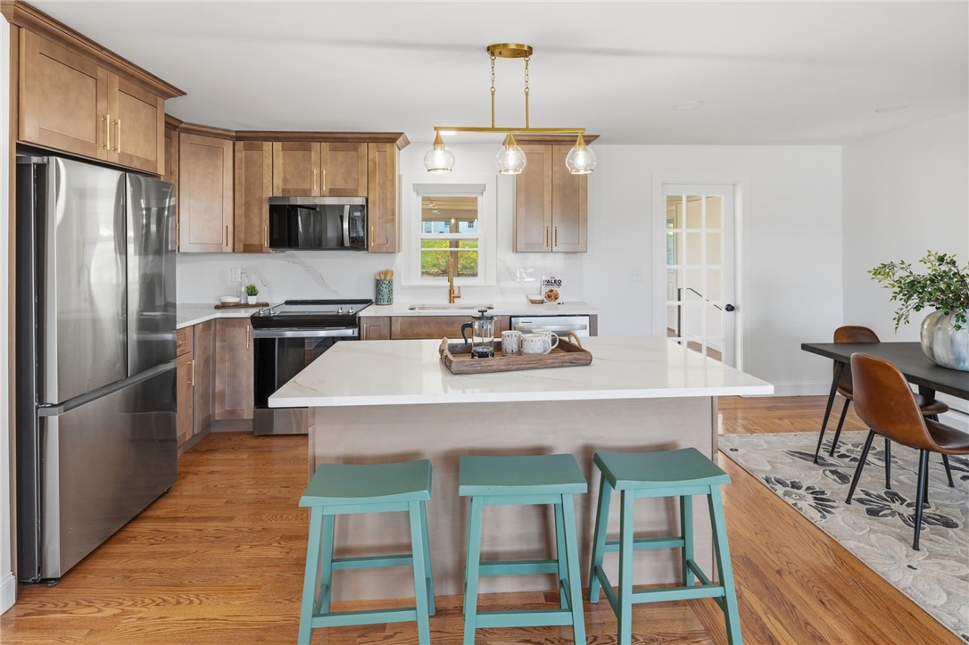 458 River Road Lincoln, RI 02865 - Photo 4 of 37
