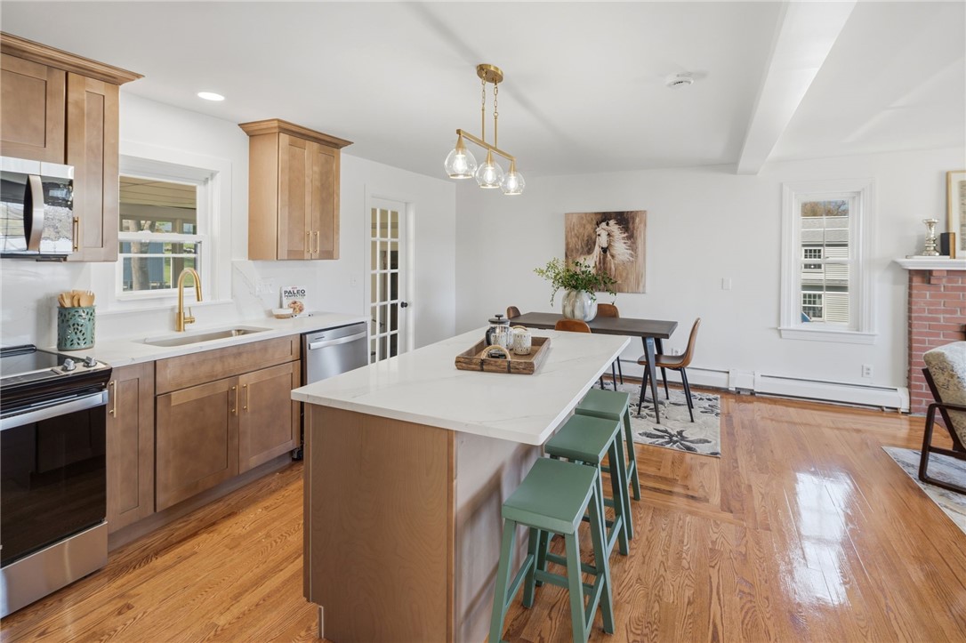 458 River Road Lincoln, RI 02865 - Photo 7 of 37