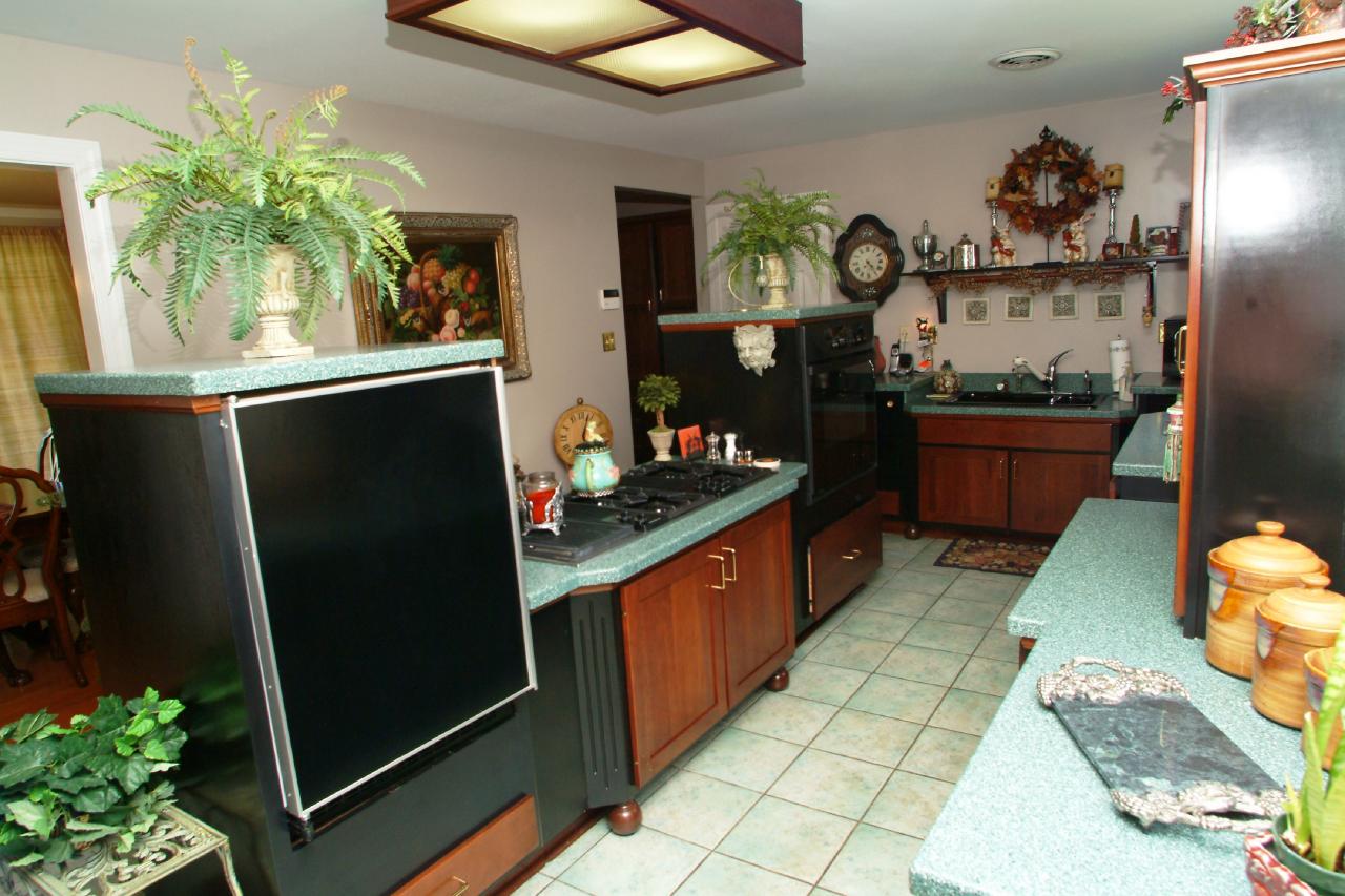 3601 Mud Lick Road Southwest Roanoke, VA 24018 - Photo 3 of 10 Kitchen