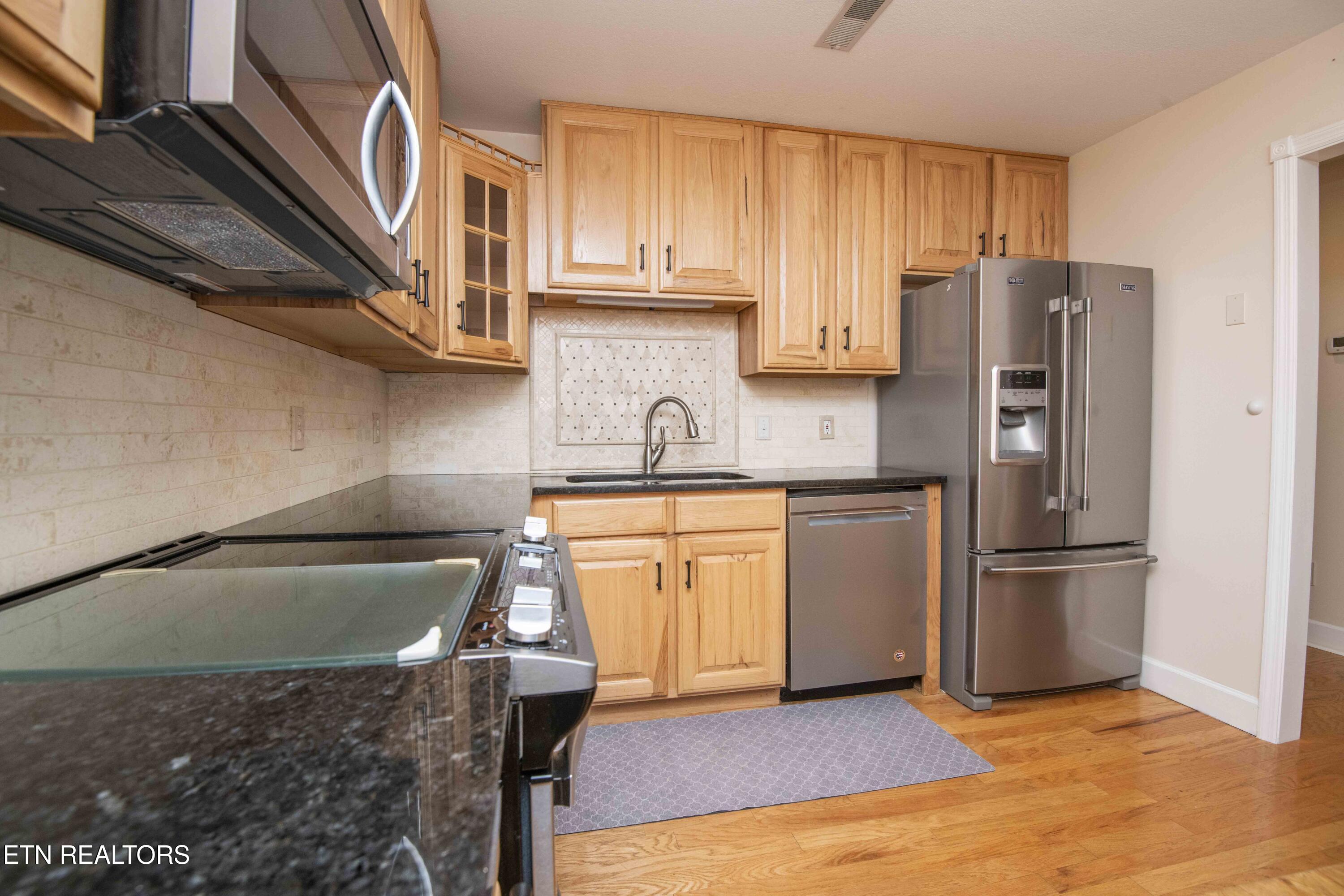 118 Channel Way Clinton, TN 37716 - Photo 14 of 46 kitchen 5_1