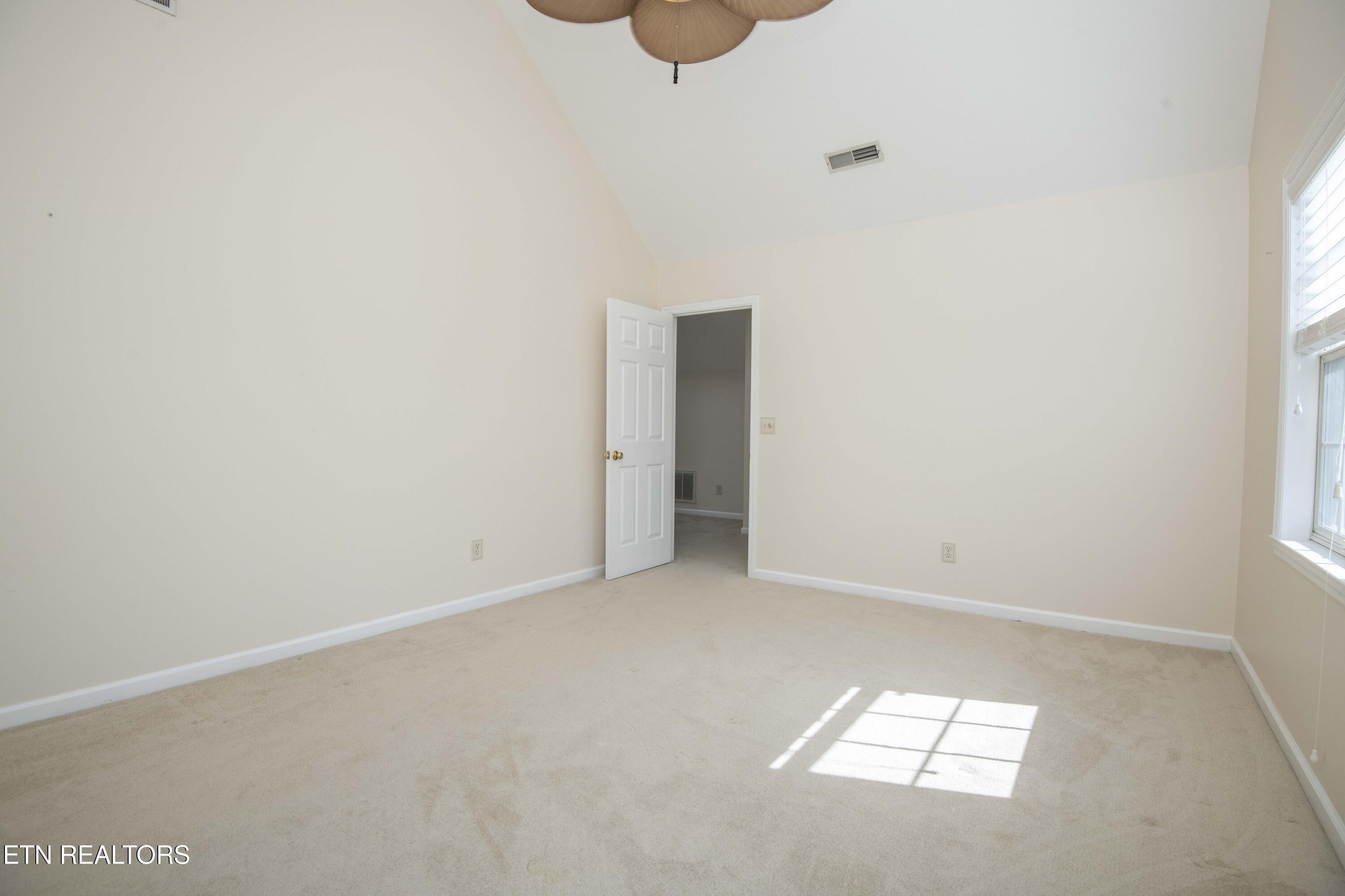 118 Channel Way Clinton, TN 37716 - Photo 28 of 46 third bed 1_1