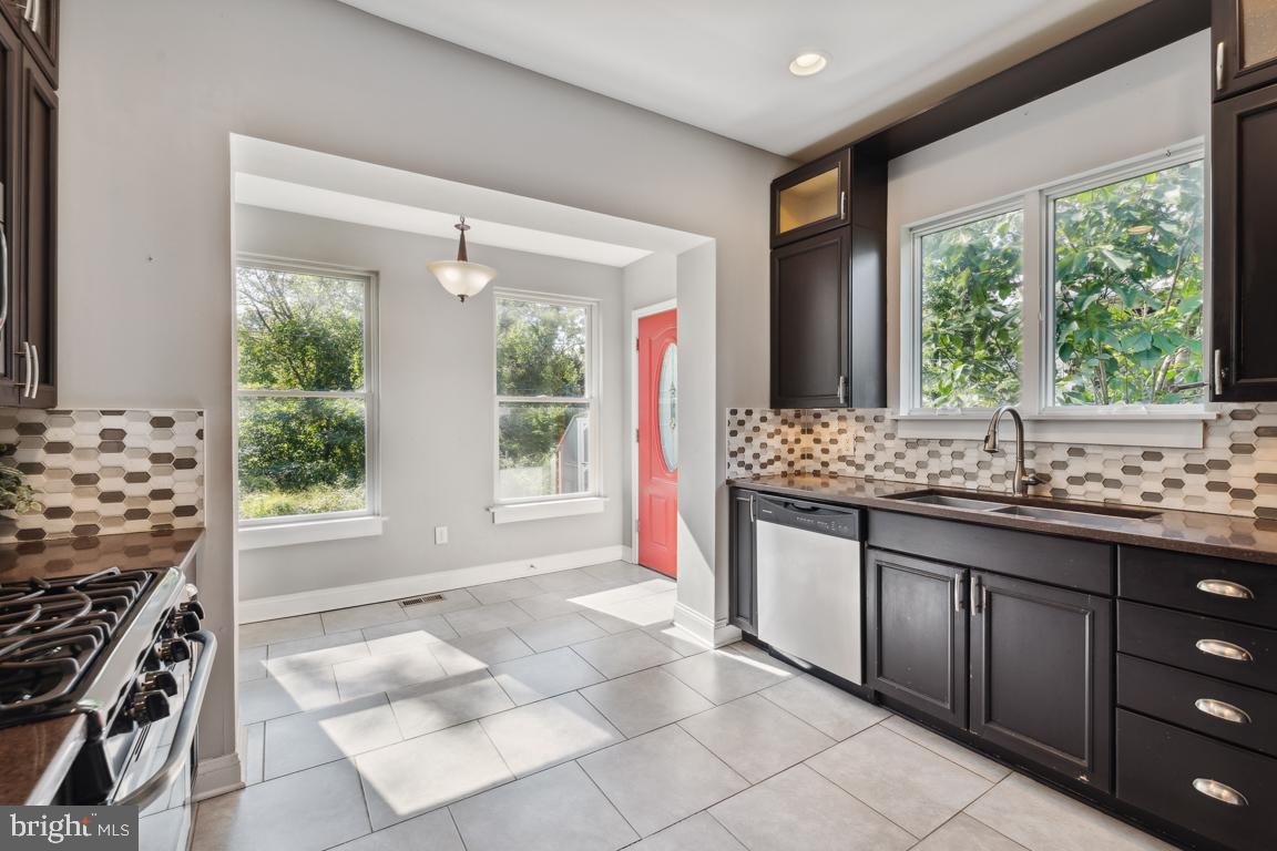 1713 Regent Road Baltimore, MD 21209 - Photo 11 of 25