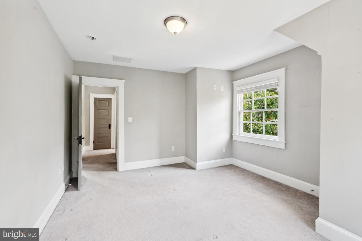 1713 Regent Road Baltimore, MD 21209 - Photo 15 of 25