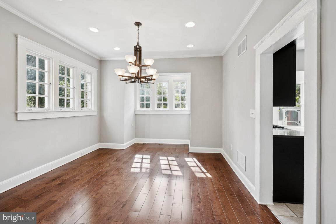 1713 Regent Road Baltimore, MD 21209 - Photo 9 of 25