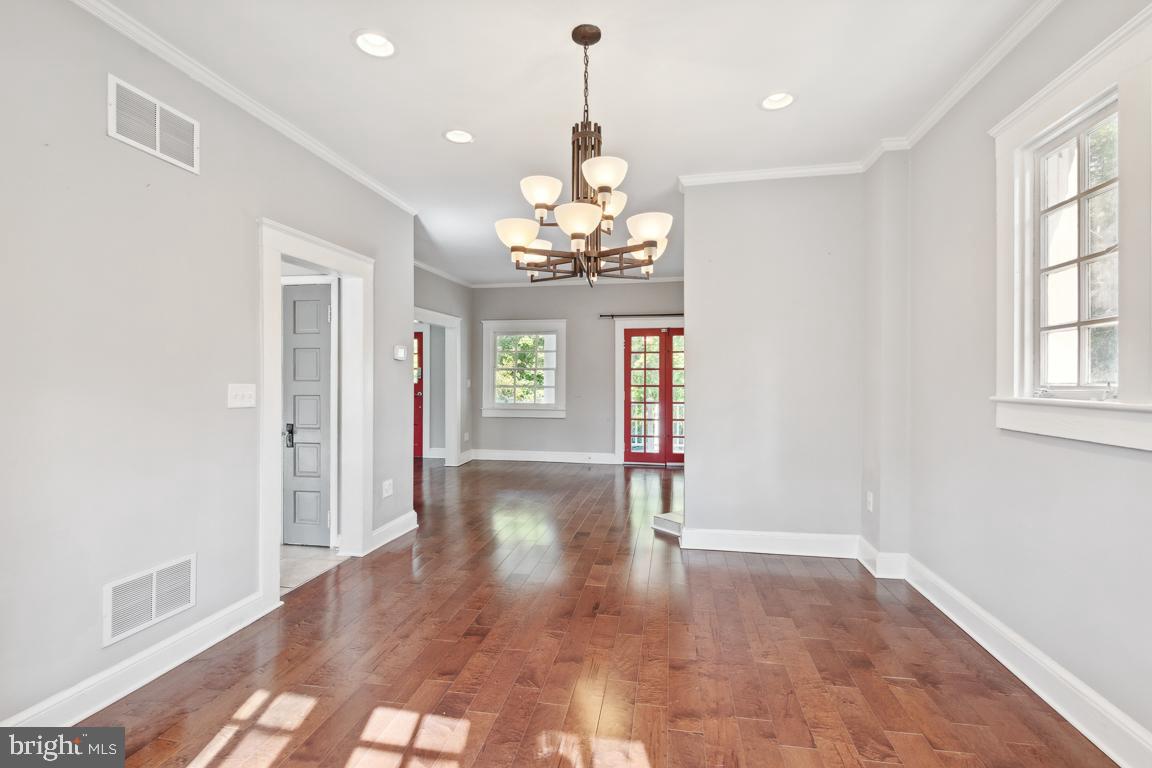 1713 Regent Road Baltimore, MD 21209 - Photo 10 of 25
