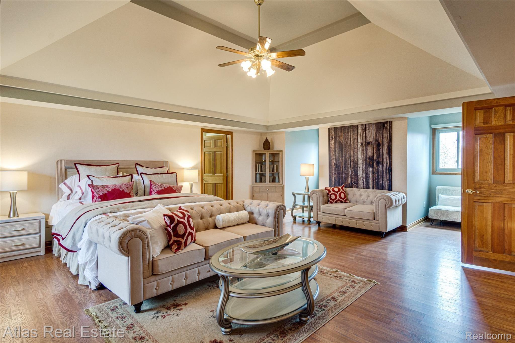 7217 Perry Road Grand Blanc, MI 48439 - Photo 65 of 84 Interiors (40 of 59).jpg