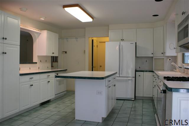 486 Huron Road Bethlehem, NY 12054 - Photo 6 of 15 Photo 6