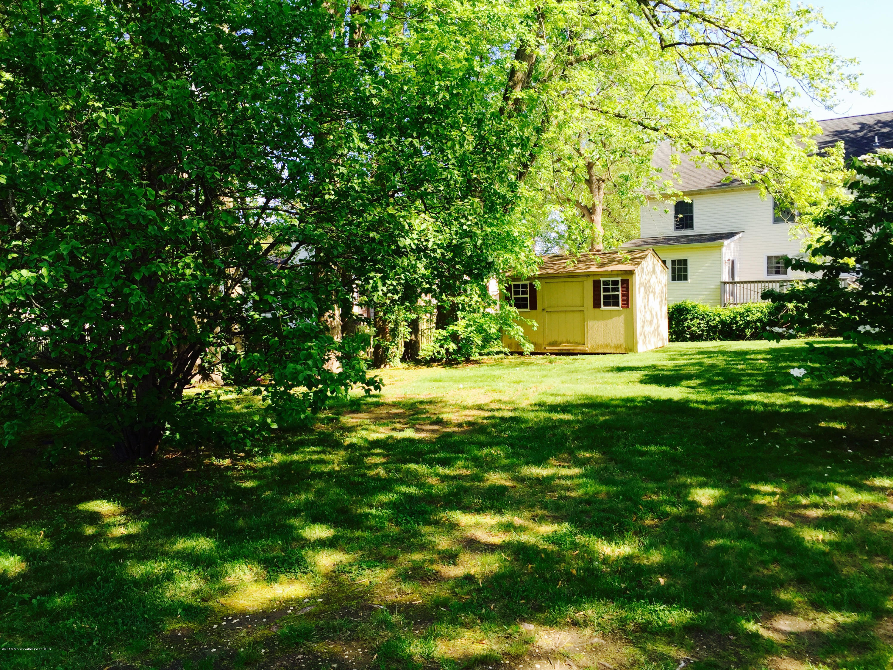 21 Jason Drive Spring Lake Heights, NJ 07762 - Photo 5 of 34 21 Jason Drive Side Yard