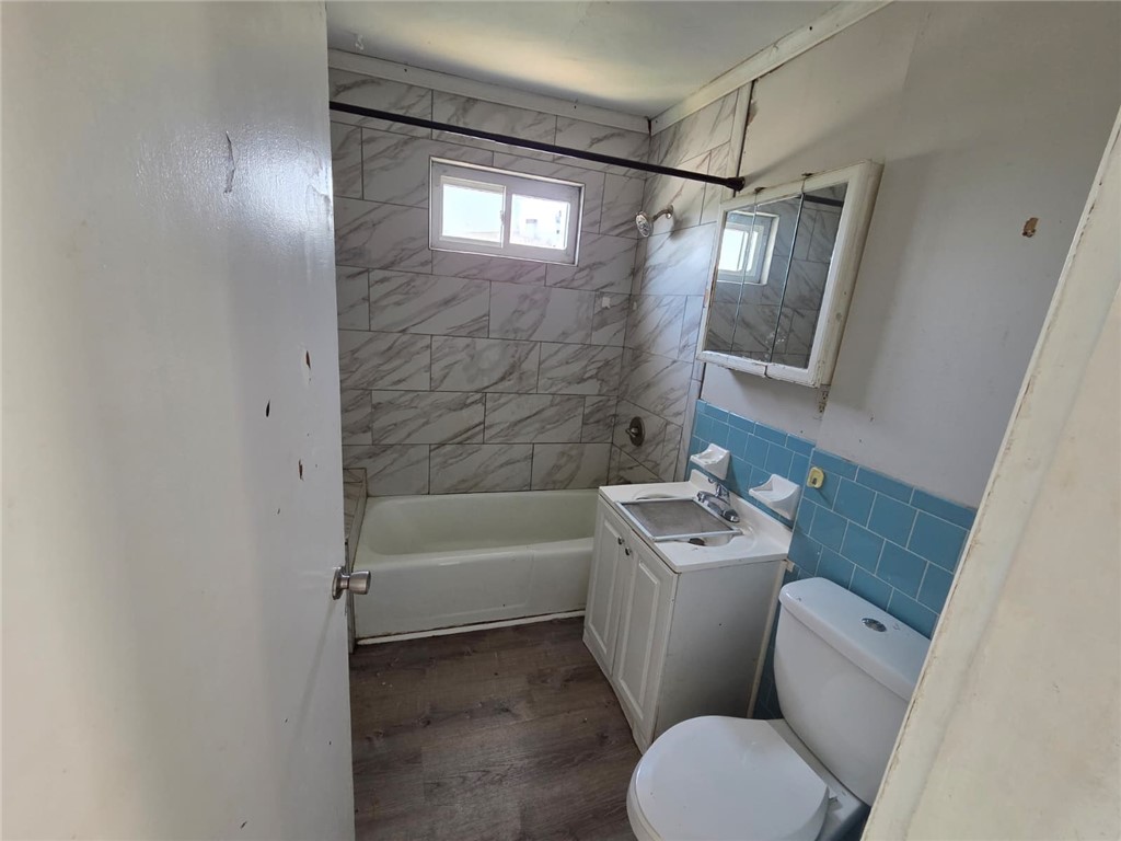 471 Providence Street Woonsocket, RI 02895 - Photo 5 of 10 Unit 2