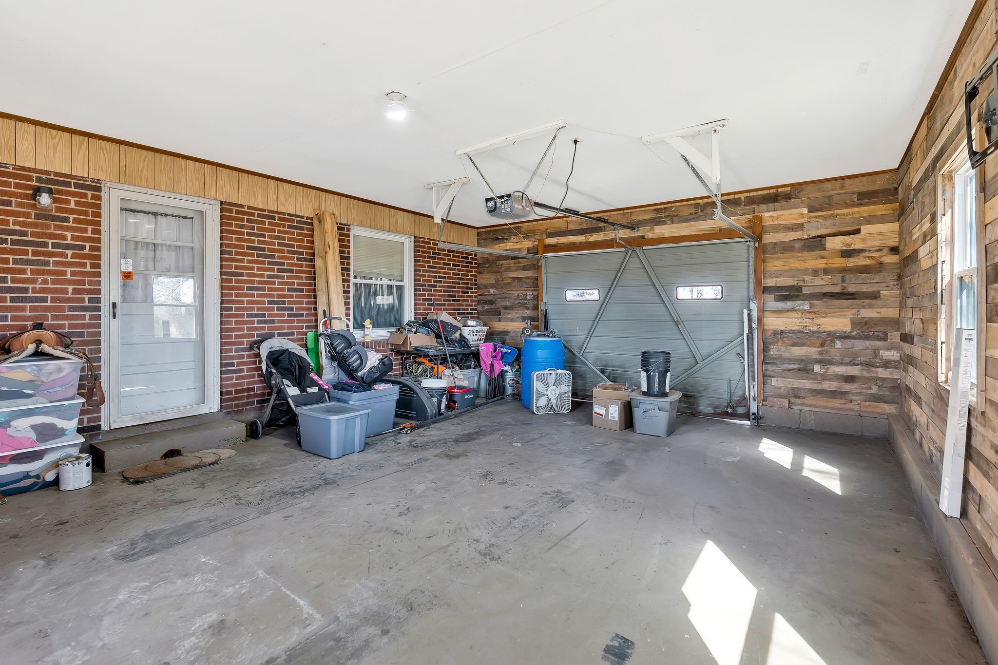 93 Evans Road Five Points, TN 38457 - Photo 20 of 31 a view of a livingroom with lounge chair and a window