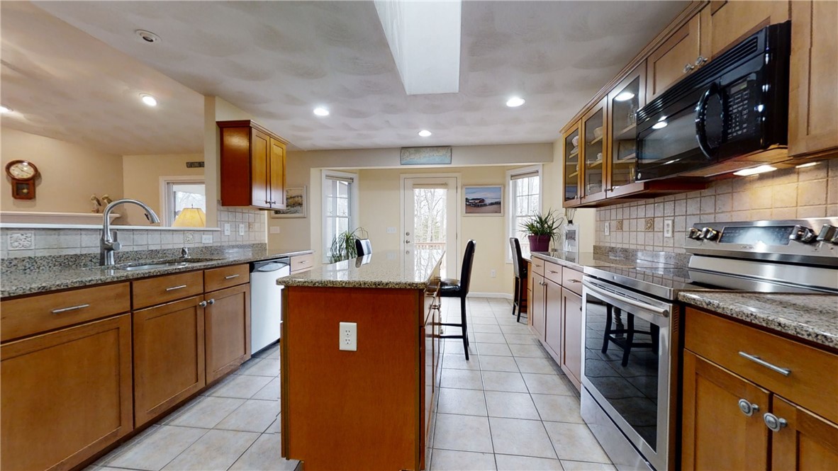 44 Klondike Road Charlestown, RI 02813 - Photo 11 of 27