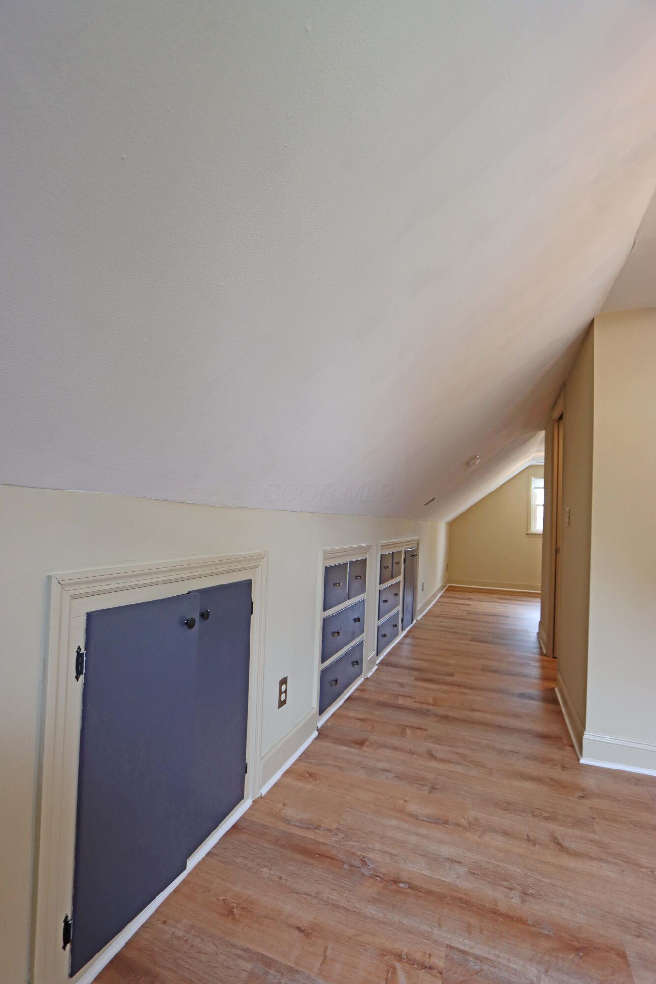 925 South Chesterfield Road Columbus, OH 43209 - Photo 29 of 48 925 S Chesterfield