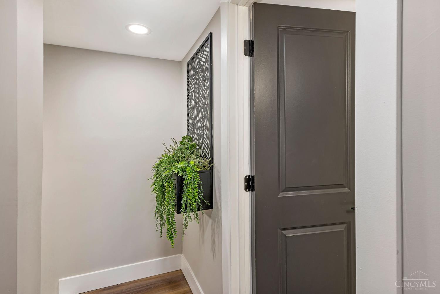 5753 Boomer Road Cincinnati, OH 45247 - Photo 25 of 40