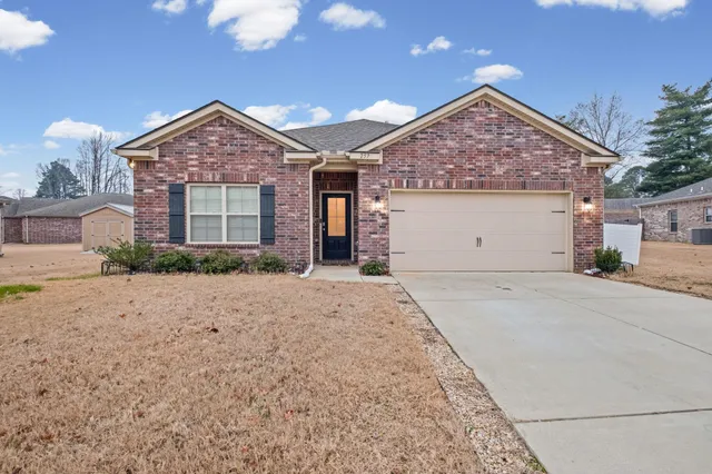 $330,000 | 257 Colonial Heights Drive, Munford, TN 38058