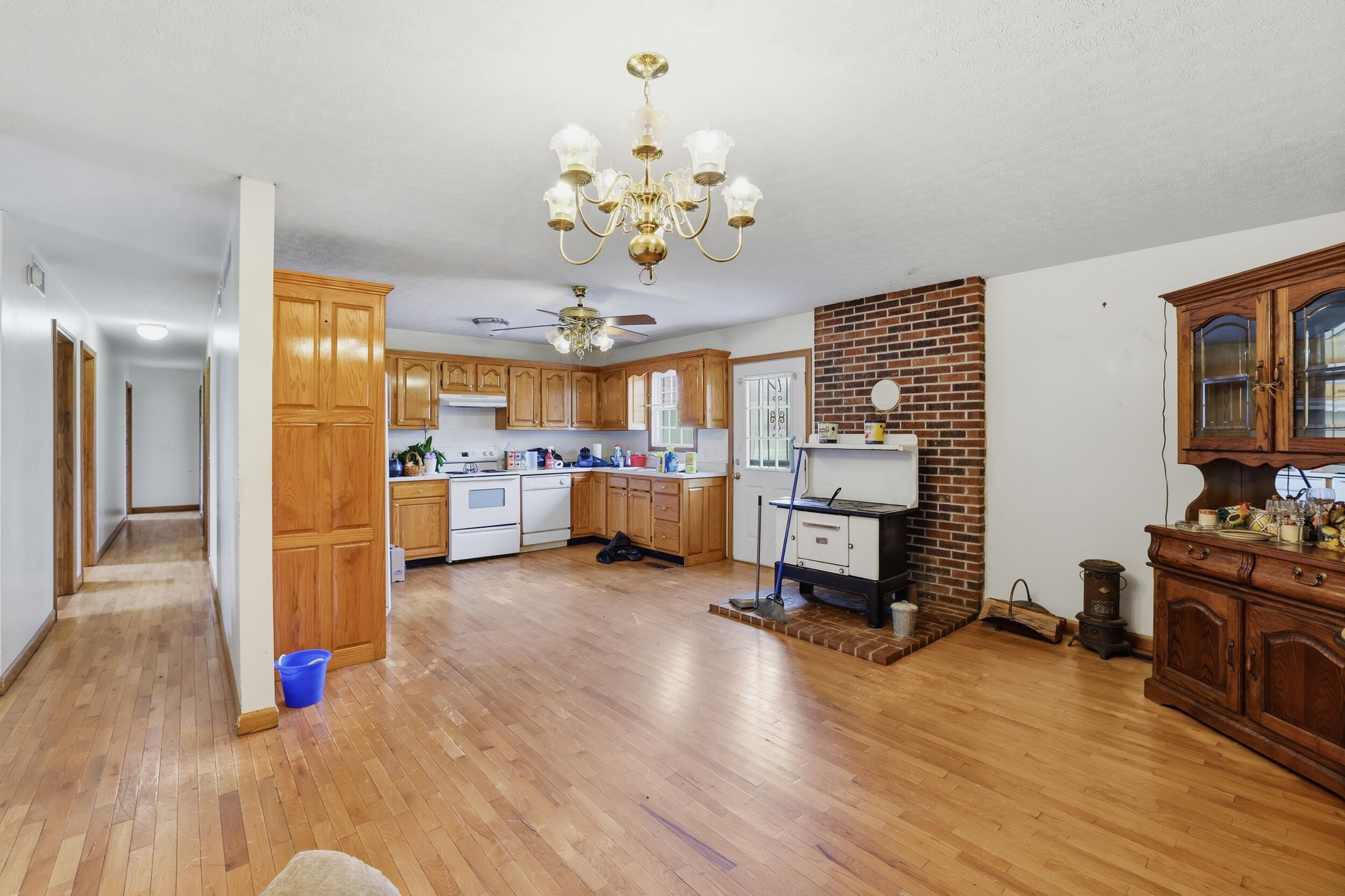 8100 Lebanon Road Danville, KY 40422 - Photo 7 of 40 Kitchen/ Dining