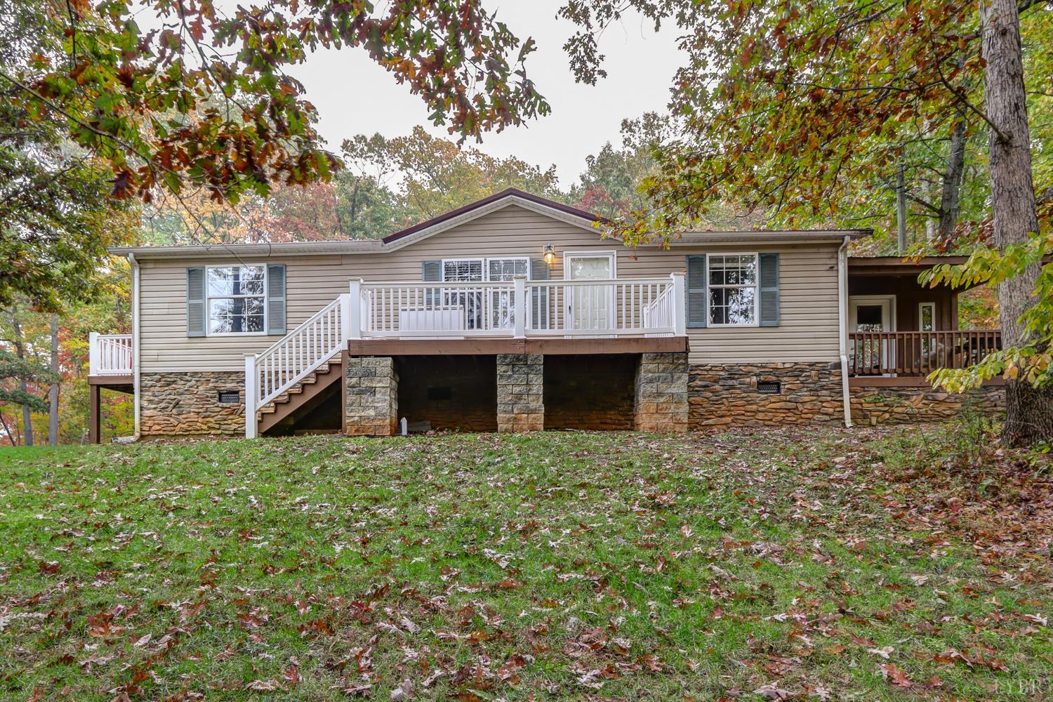 2019 Country Club Road Hurt, VA 24563 - Photo 1 of 39 a front view of a house with yard