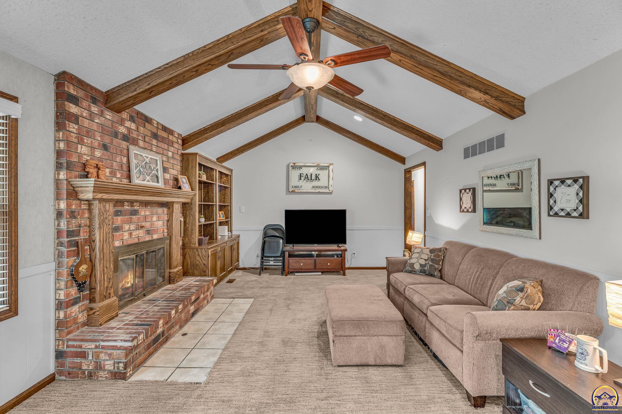 3901 Southwest Nottingham Road Topeka, KS 66610 - Photo 16 of 44