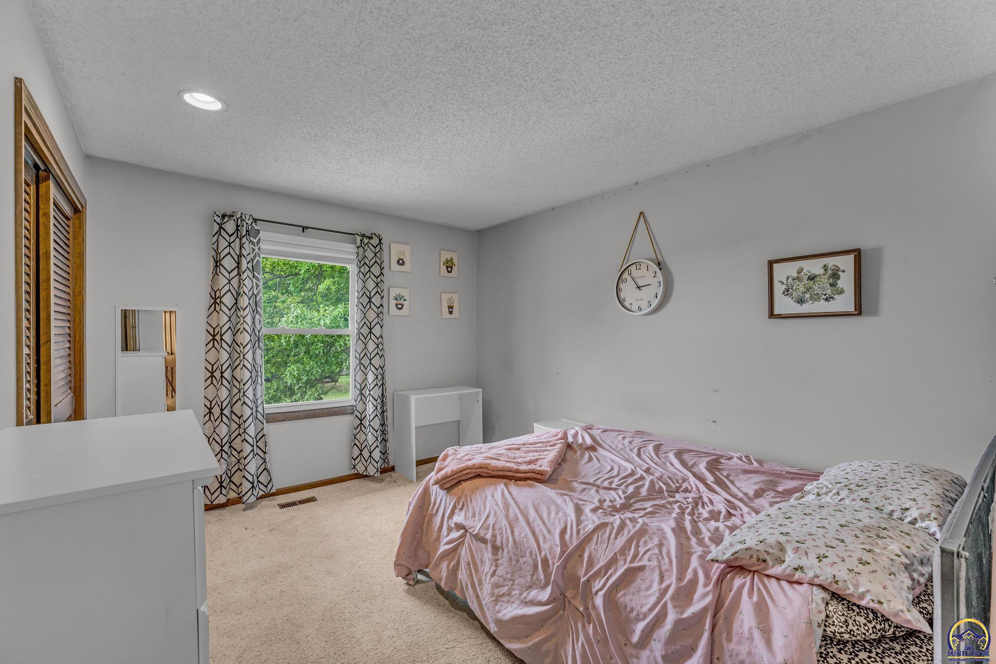 3901 Southwest Nottingham Road Topeka, KS 66610 - Photo 20 of 44