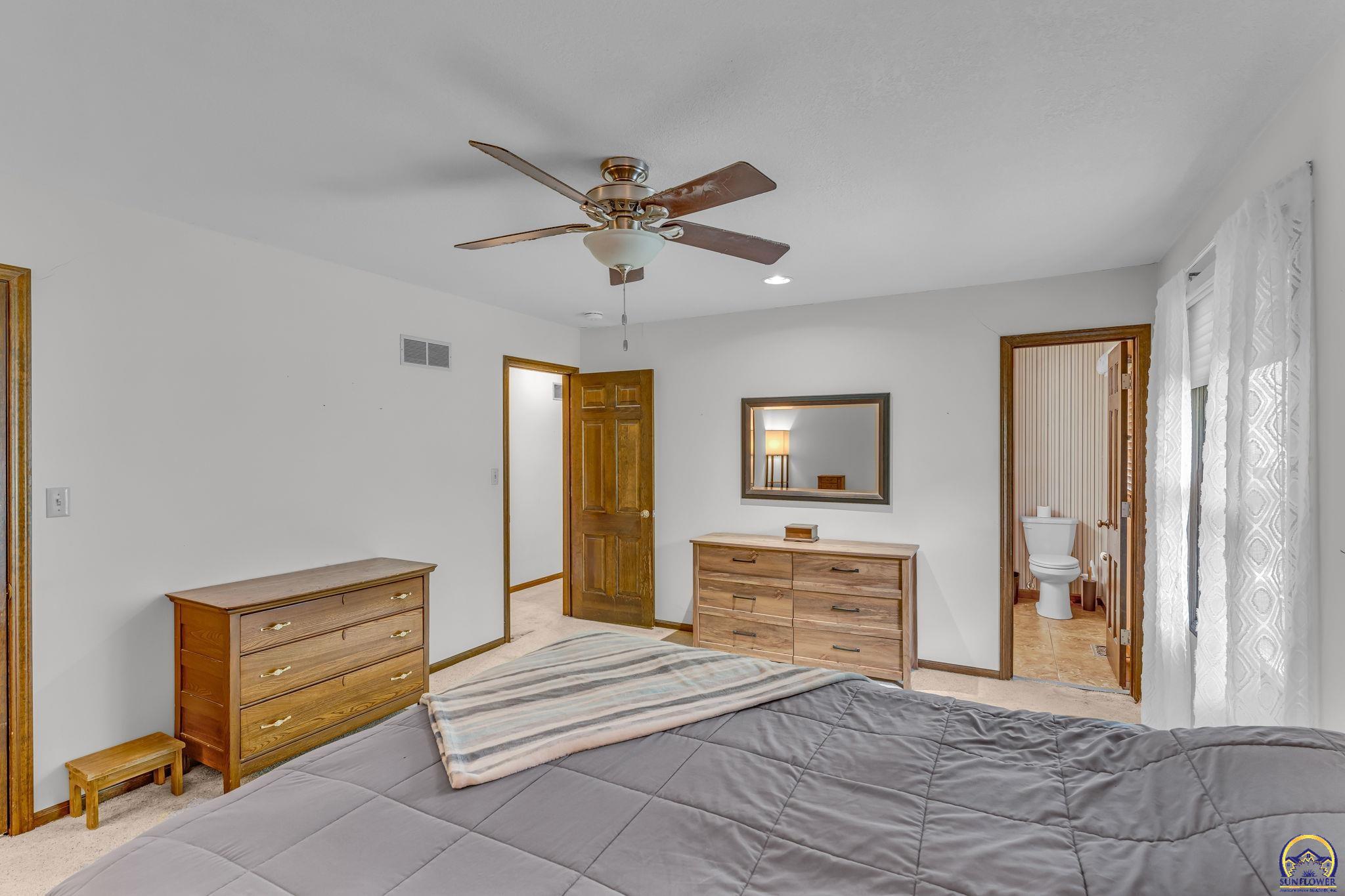 3901 Southwest Nottingham Road Topeka, KS 66610 - Photo 25 of 44