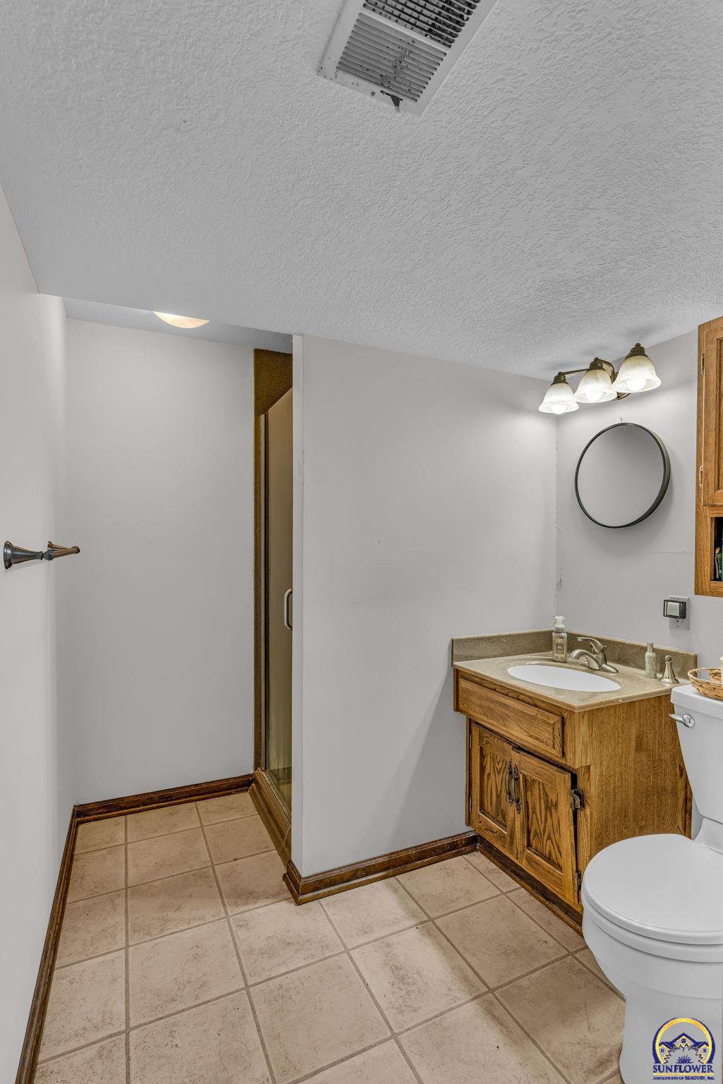 3901 Southwest Nottingham Road Topeka, KS 66610 - Photo 33 of 44